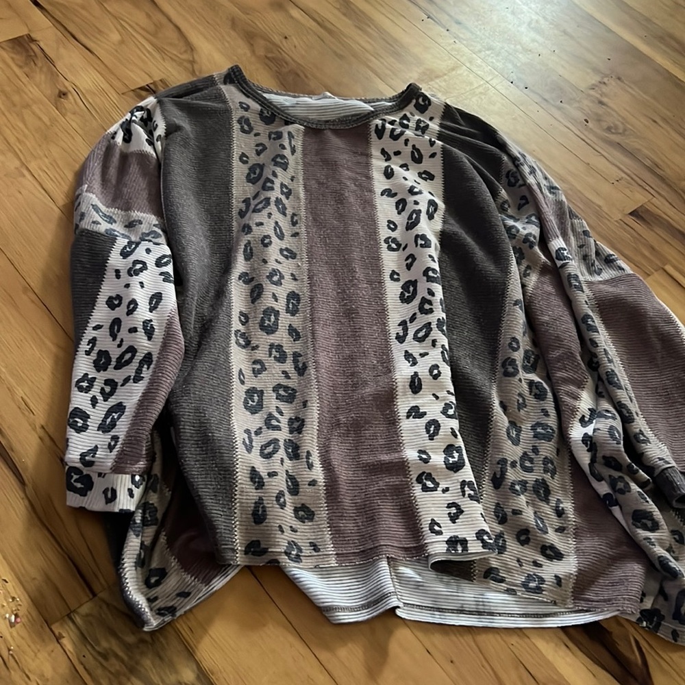 Leopard print top